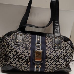 Tommy Hilfiger Navy and Beige Signature Logo Shoulder Bag